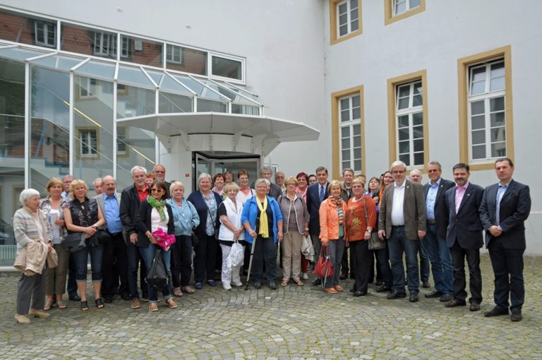 Mitarbeiter der Stadt Mörfelden-Walldorf besuchen Dokumentationszentrum